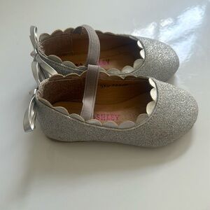 Baby girl Laura Ashley silver glitter shoe size 4